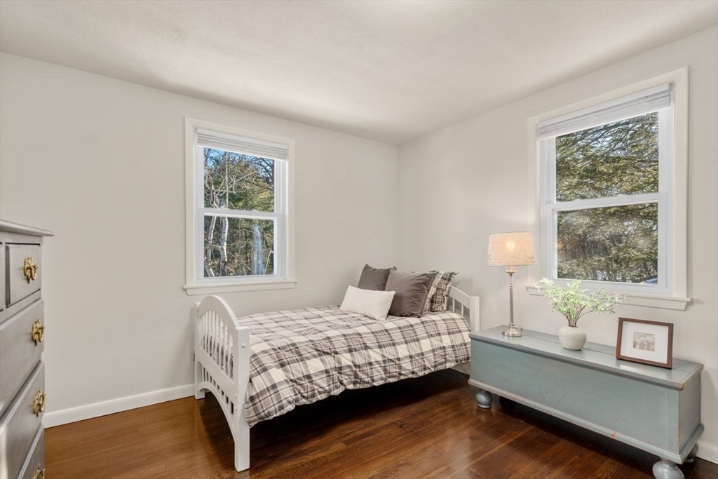 18 Seneca Dr