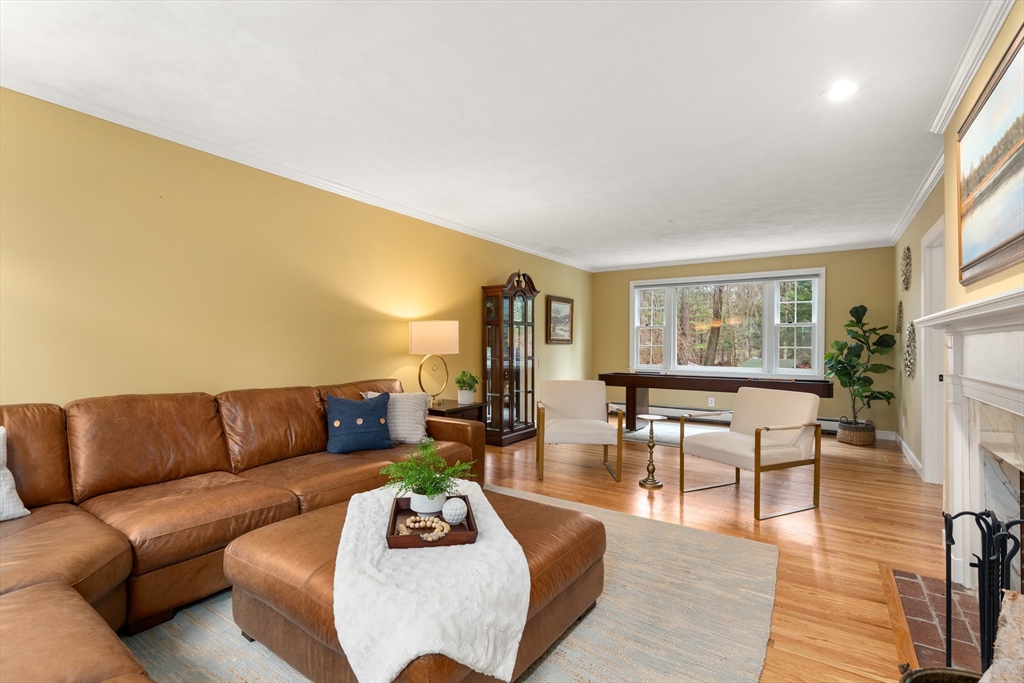 6 Chanticleer Road
