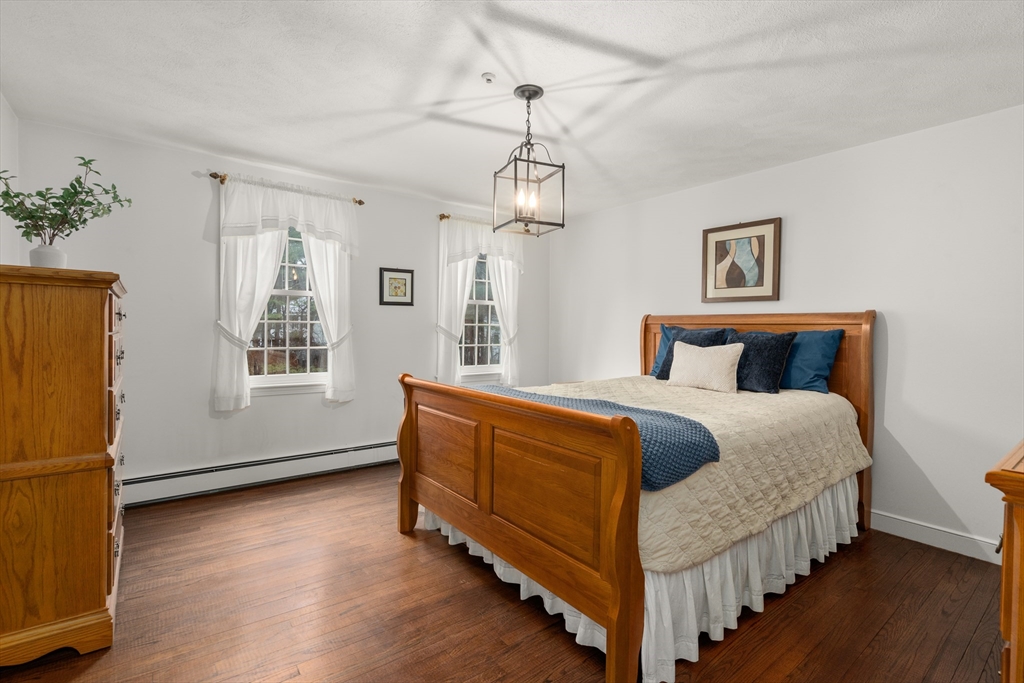 6 Chanticleer Road