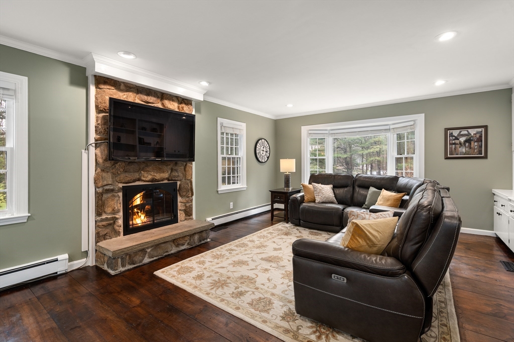 6 Chanticleer Road