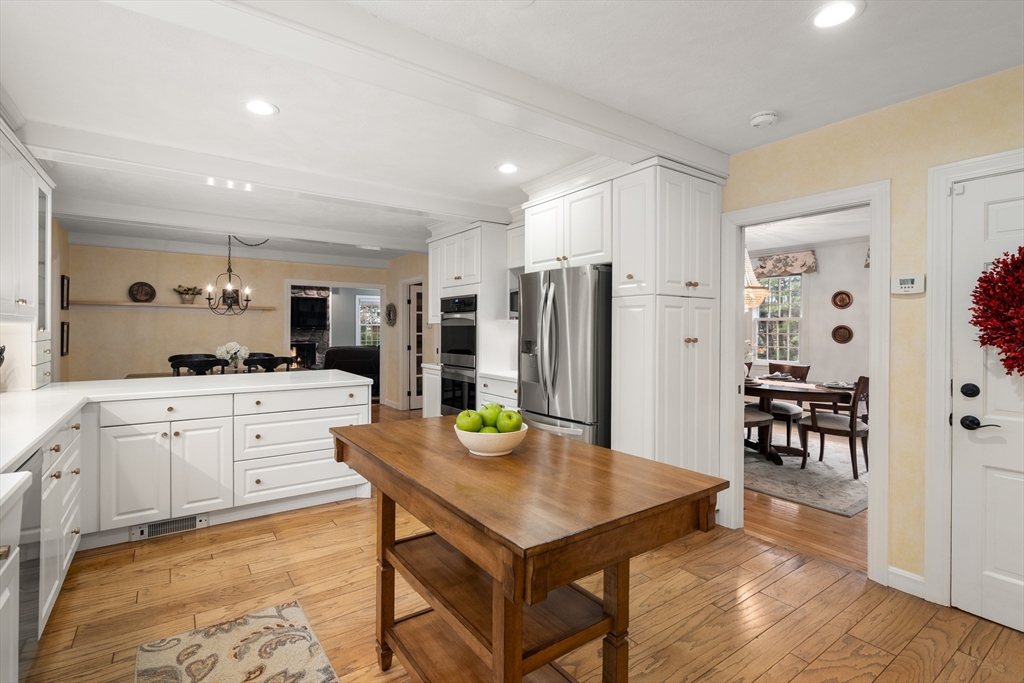 6 Chanticleer Road