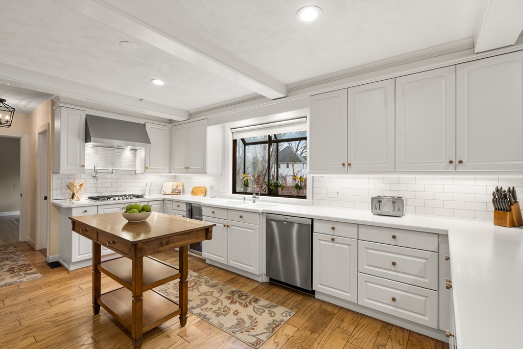 6 Chanticleer Road