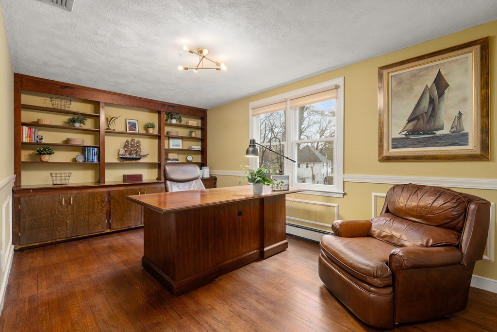 6 Chanticleer Road