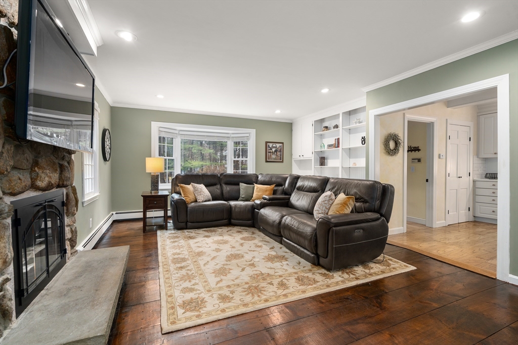 6 Chanticleer Road