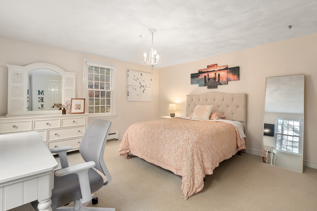 6 Chanticleer Road