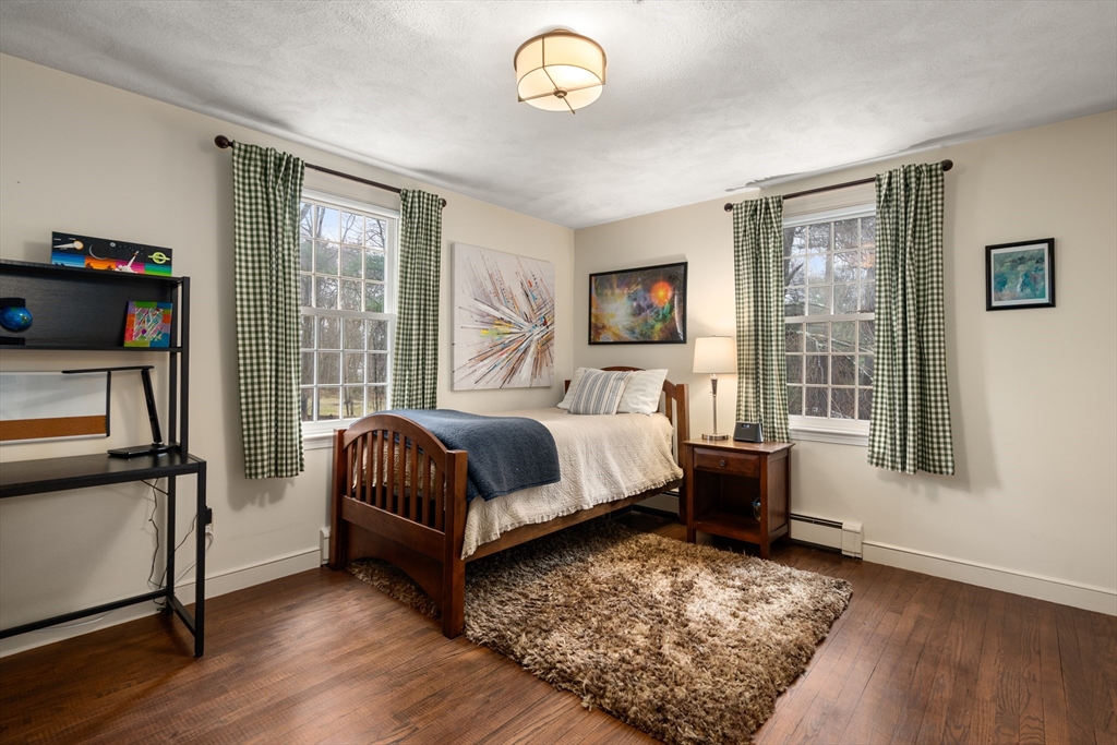 6 Chanticleer Road