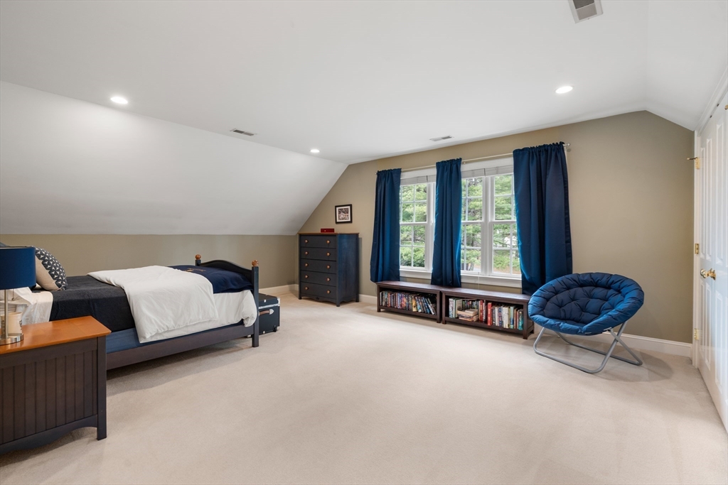 15 Ronald Road