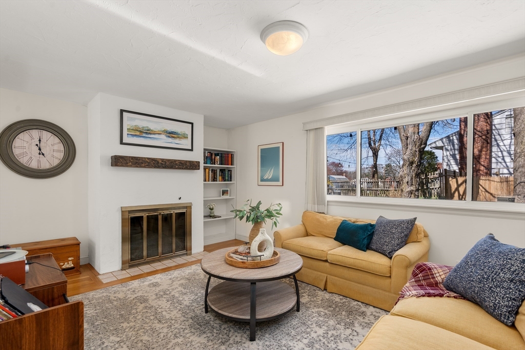 71 Delmar Ave