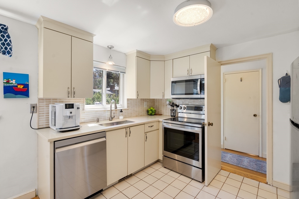 71 Delmar Ave