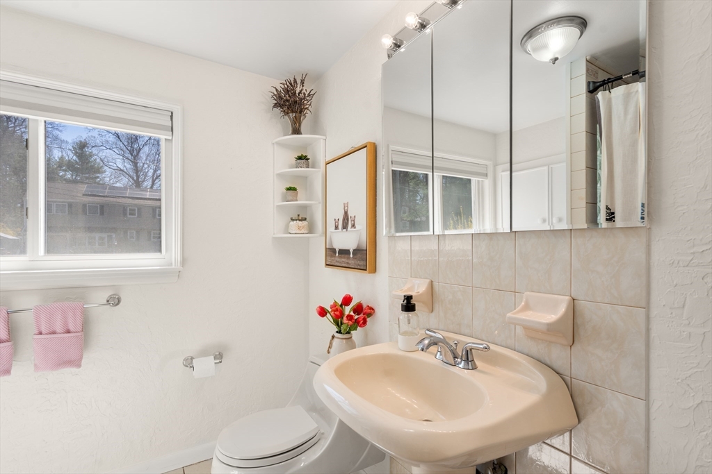 71 Delmar Ave