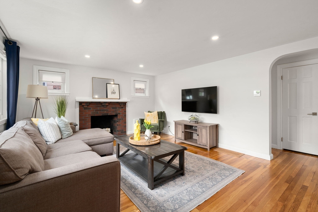 152 Sprague St