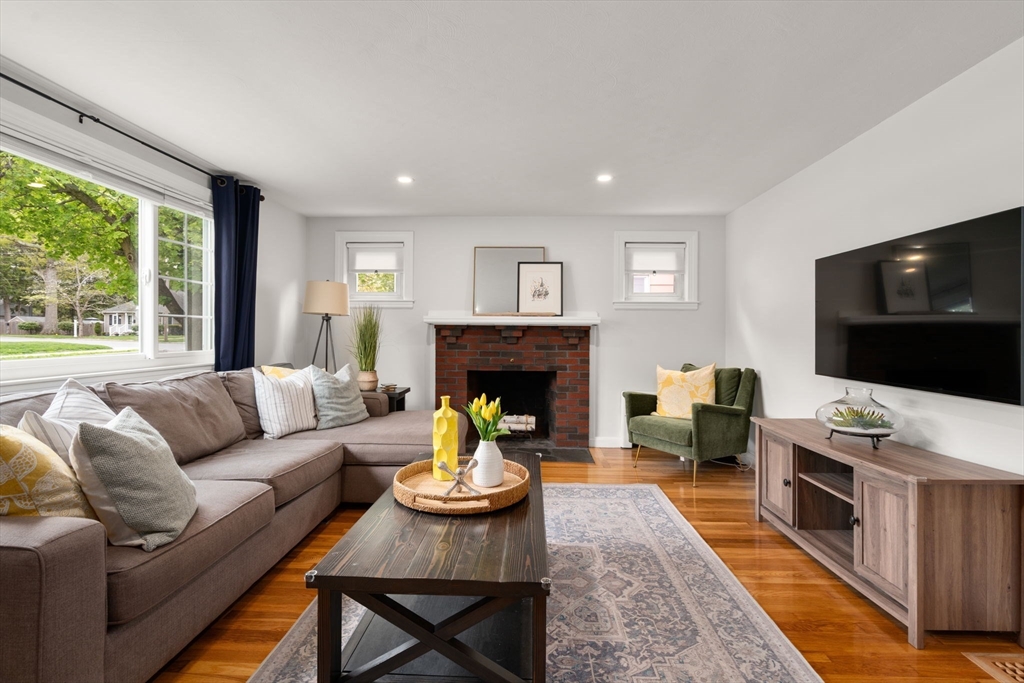 152 Sprague St