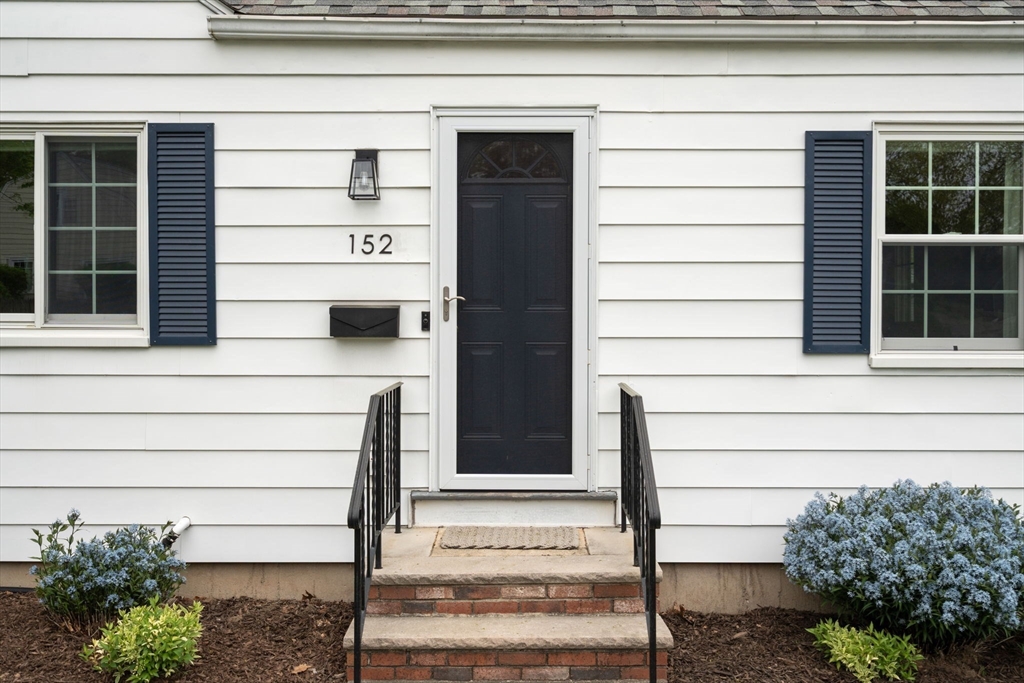 152 Sprague St