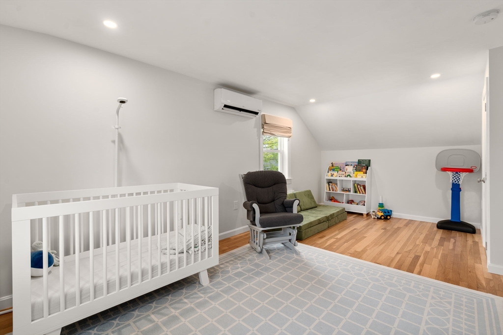 152 Sprague St