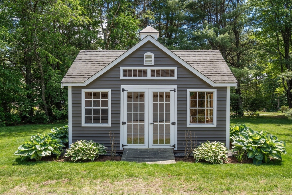 4 Twin Meadow Lane