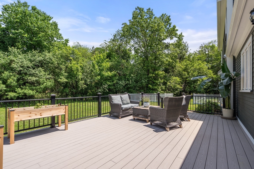 4 Twin Meadow Lane