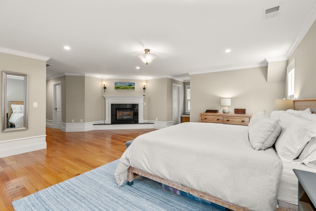 4 Twin Meadow Lane
