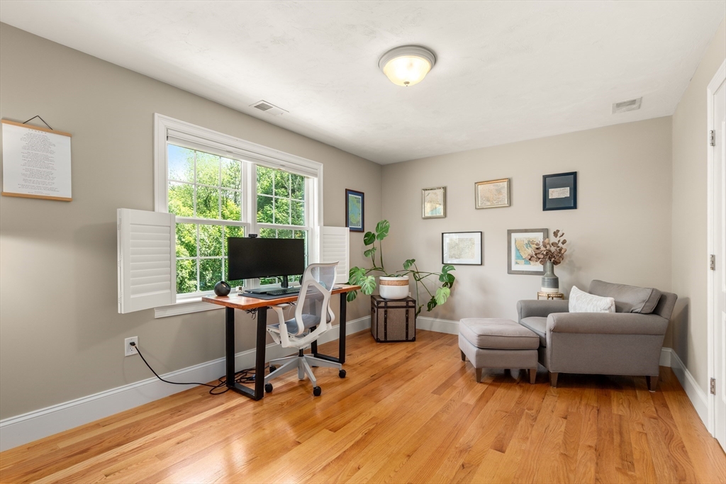 4 Twin Meadow Lane