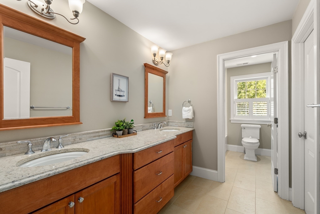 4 Twin Meadow Lane