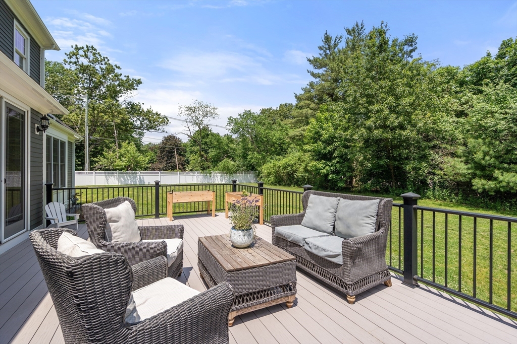 4 Twin Meadow Lane