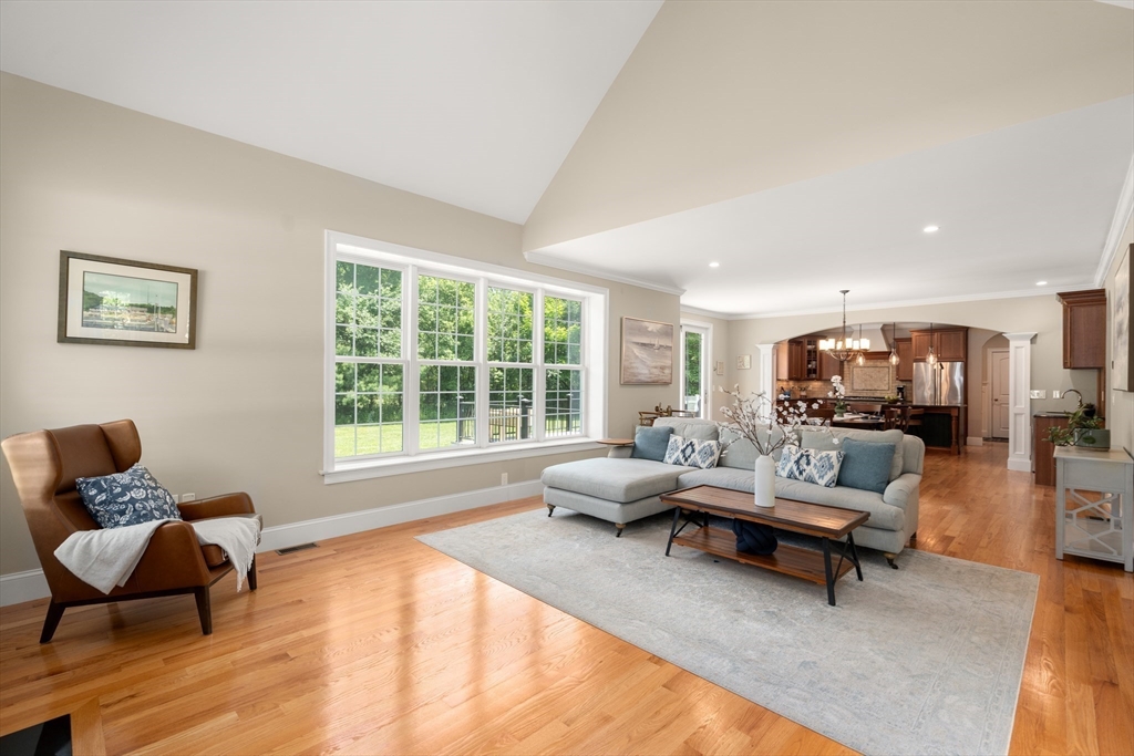 4 Twin Meadow Lane