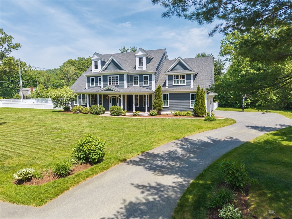 4 Twin Meadow Lane