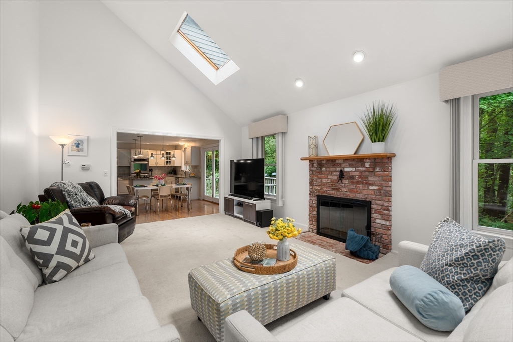 11 Rose Way