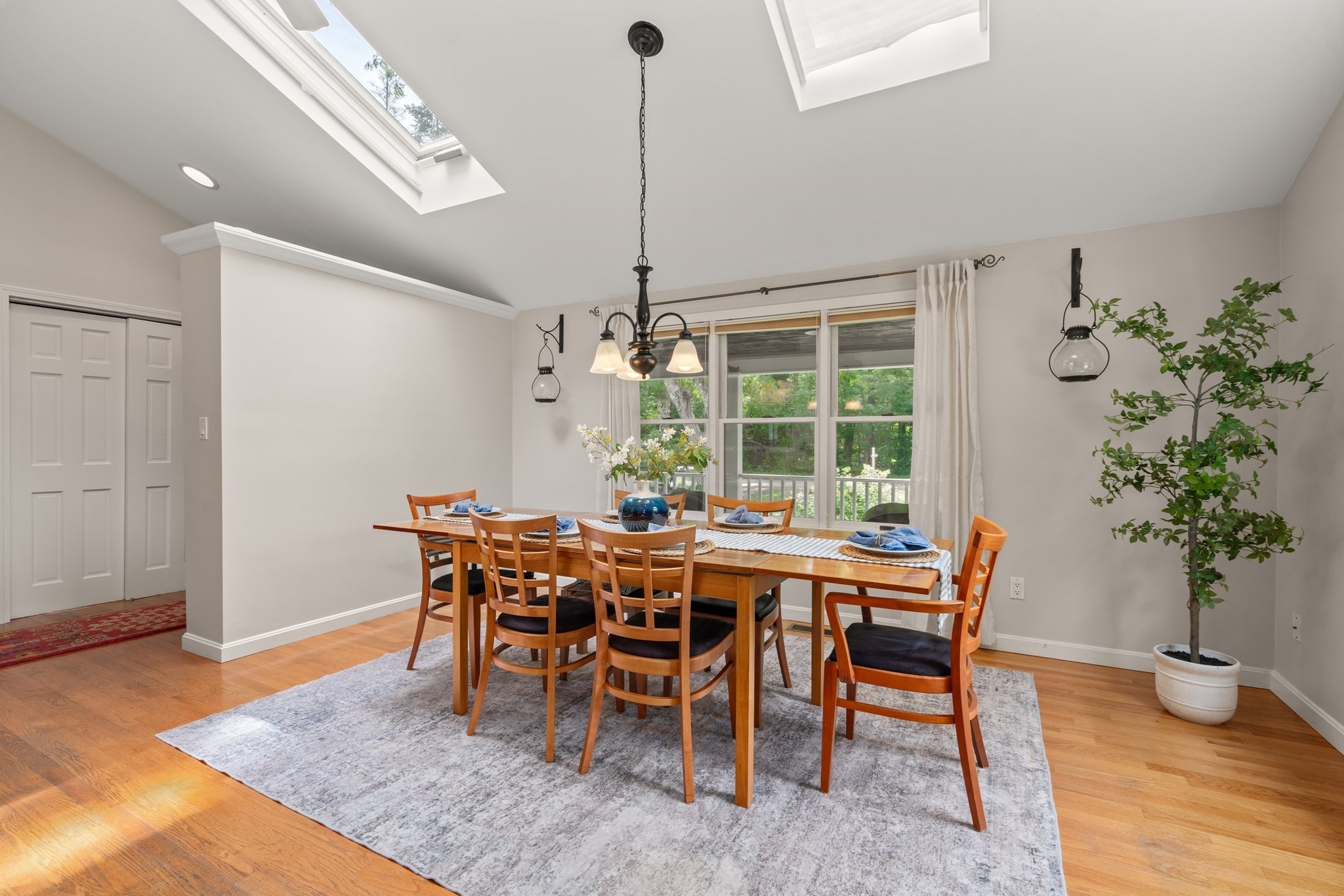 175 Pelham Island Road
