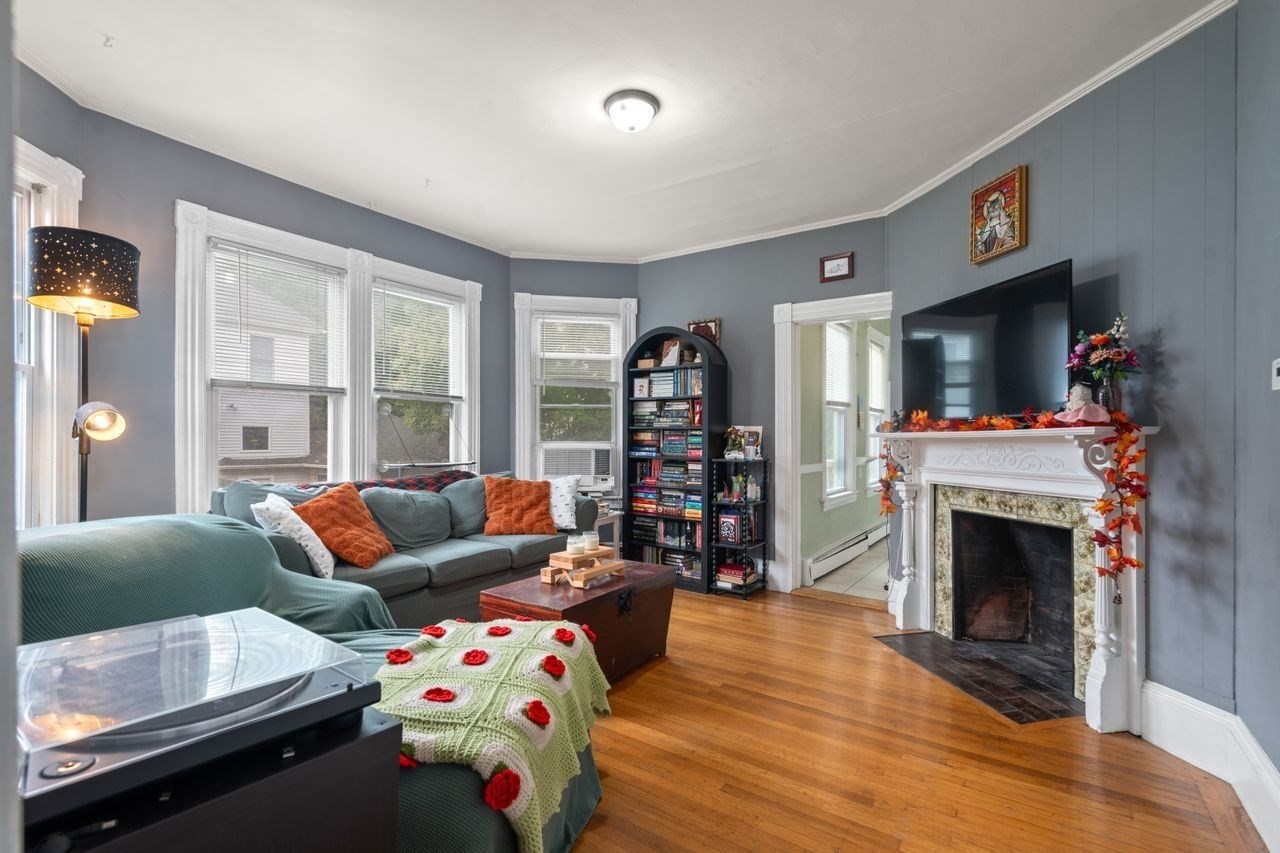 56 Warren Ave