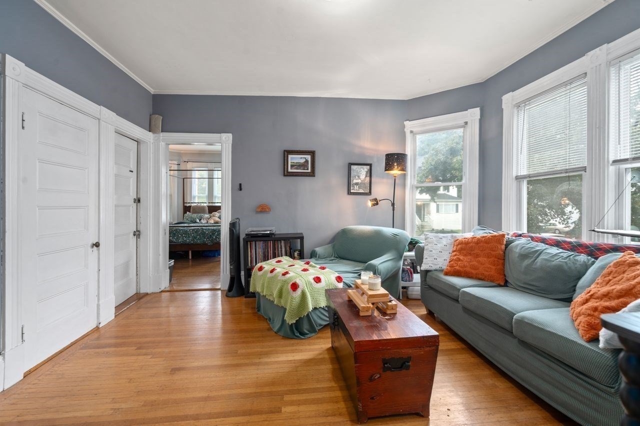 56 Warren Ave