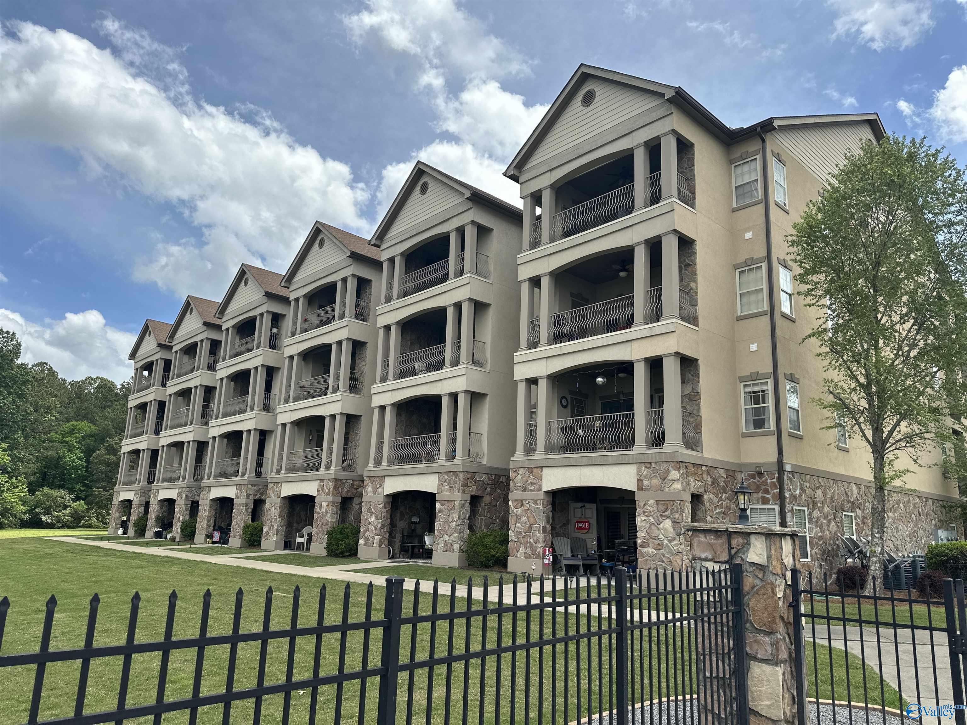 3152 Dykes Bridge Road # 206