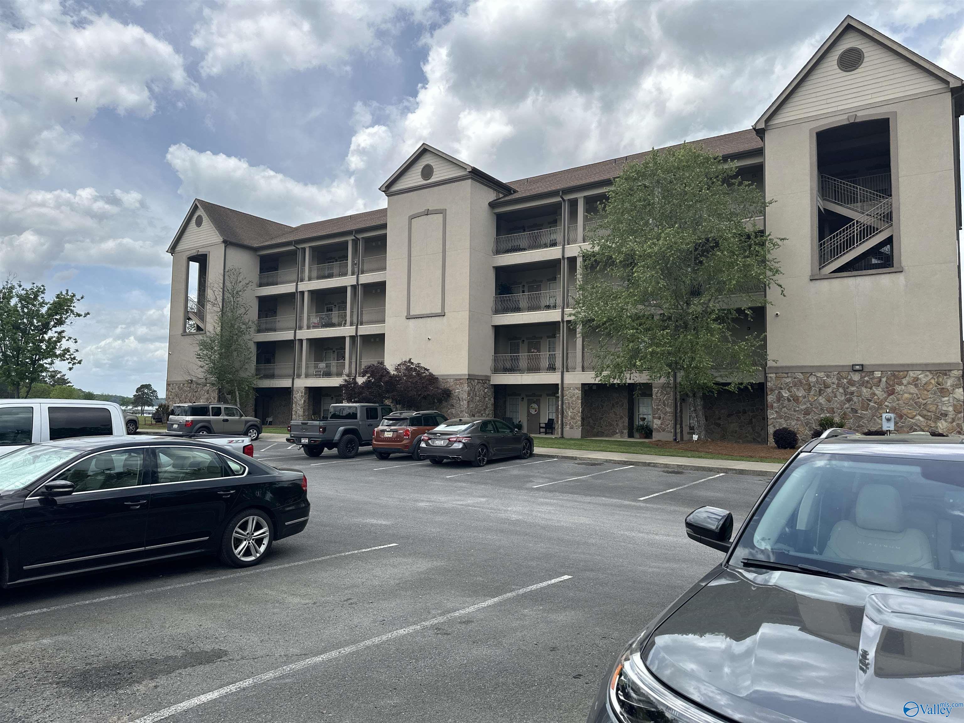 3152 Dykes Bridge Road # 206