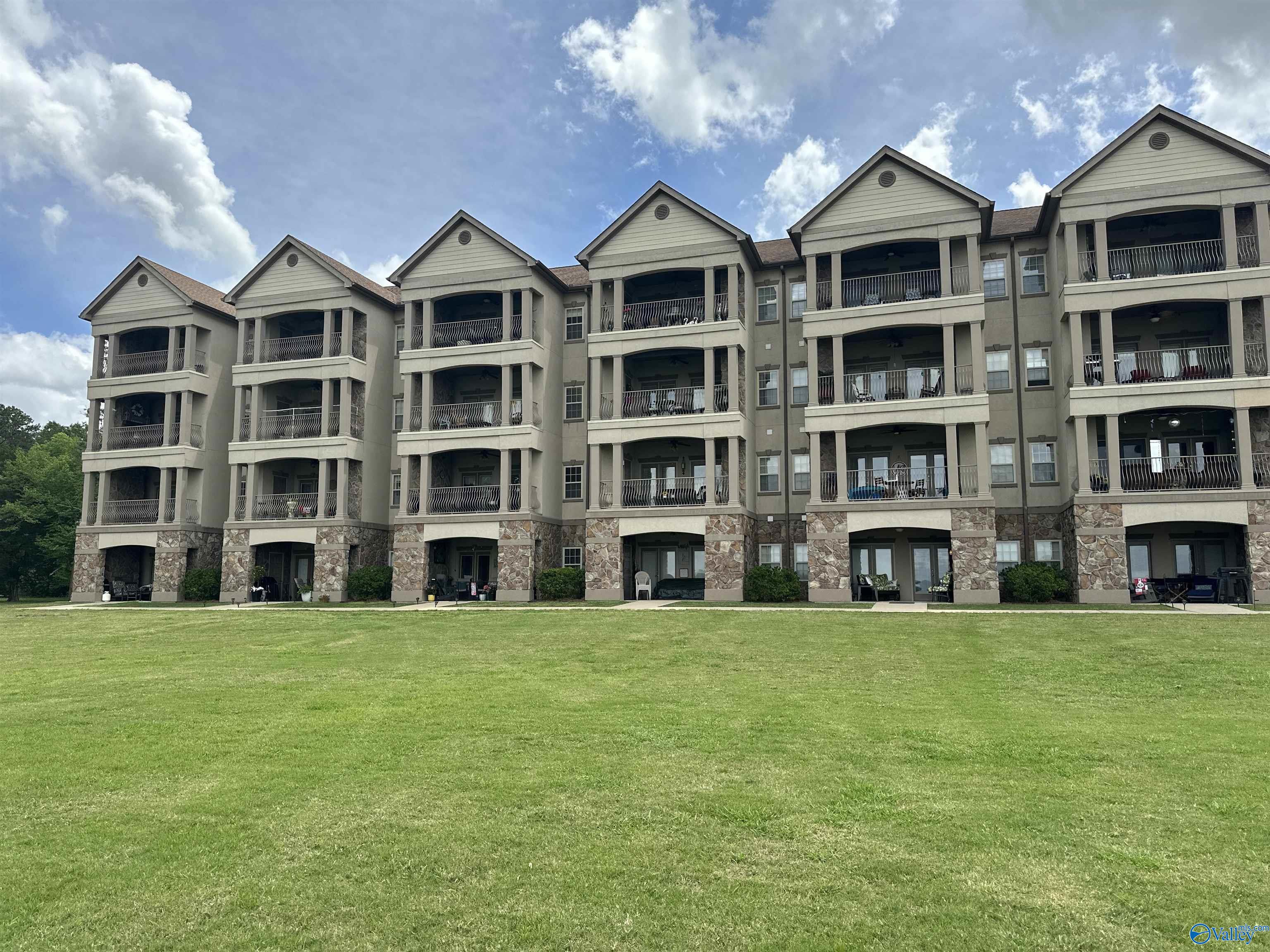 3152 Dykes Bridge Road # 206