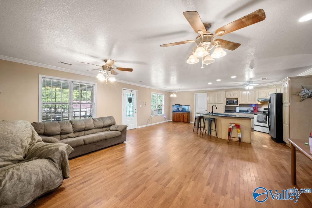20 Village Way