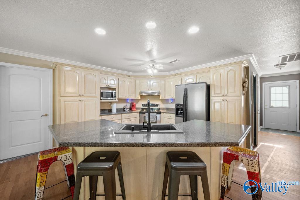 20 Village Way