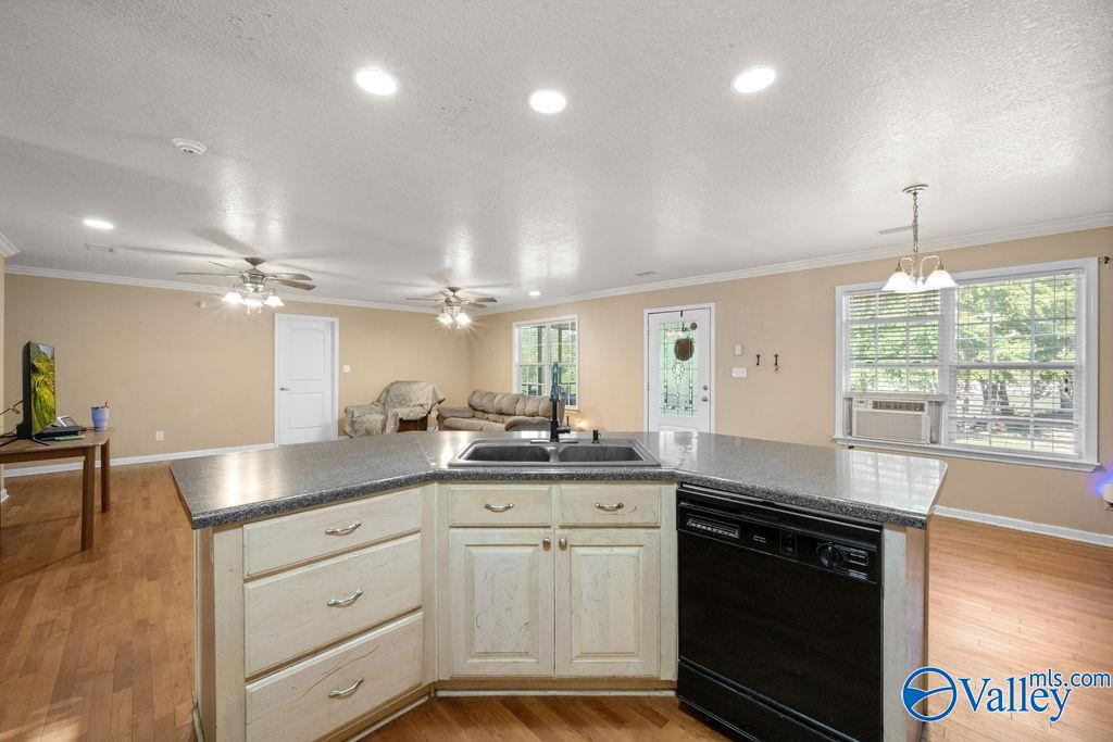20 Village Way