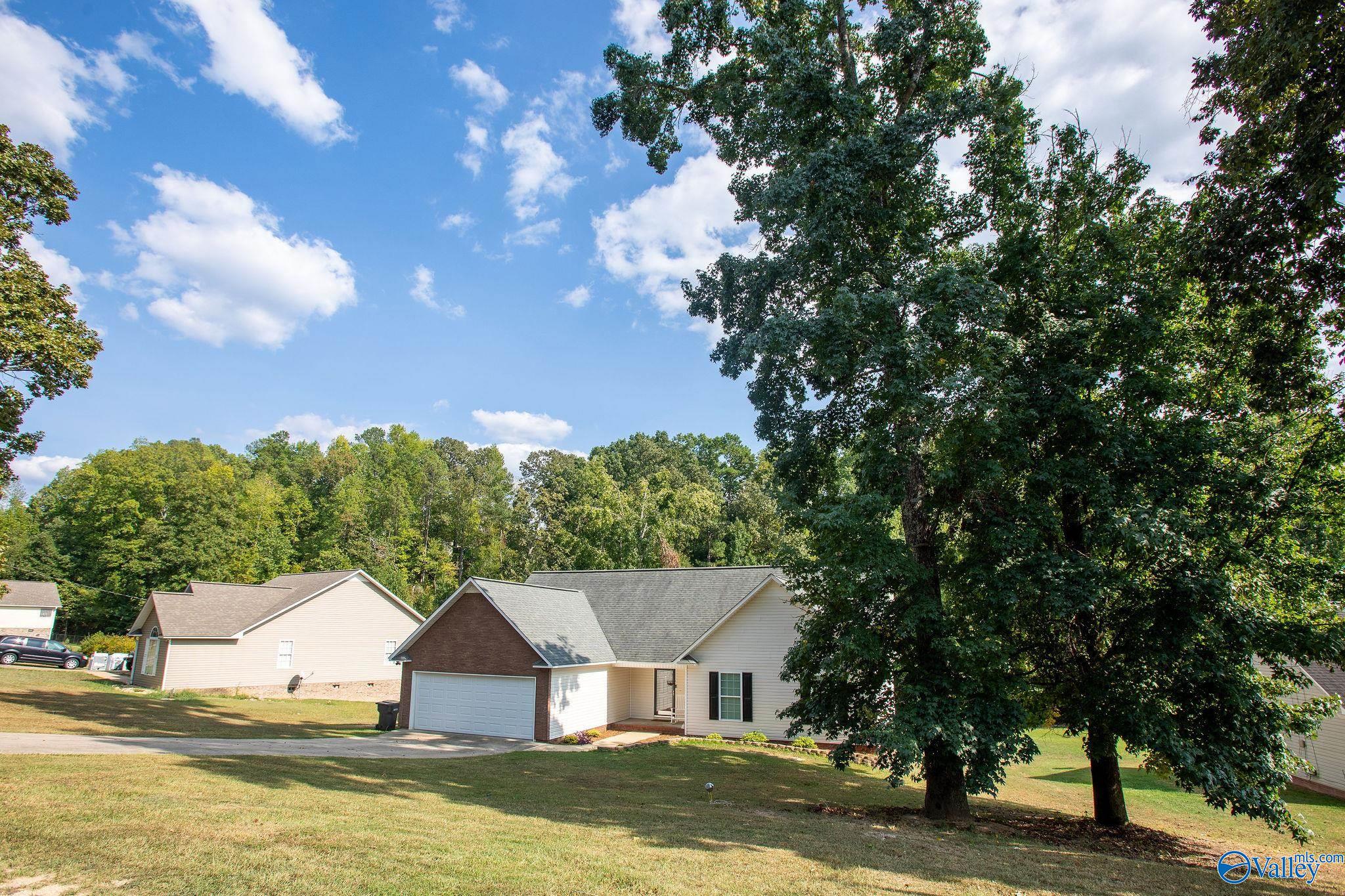 6193 Vista Trail