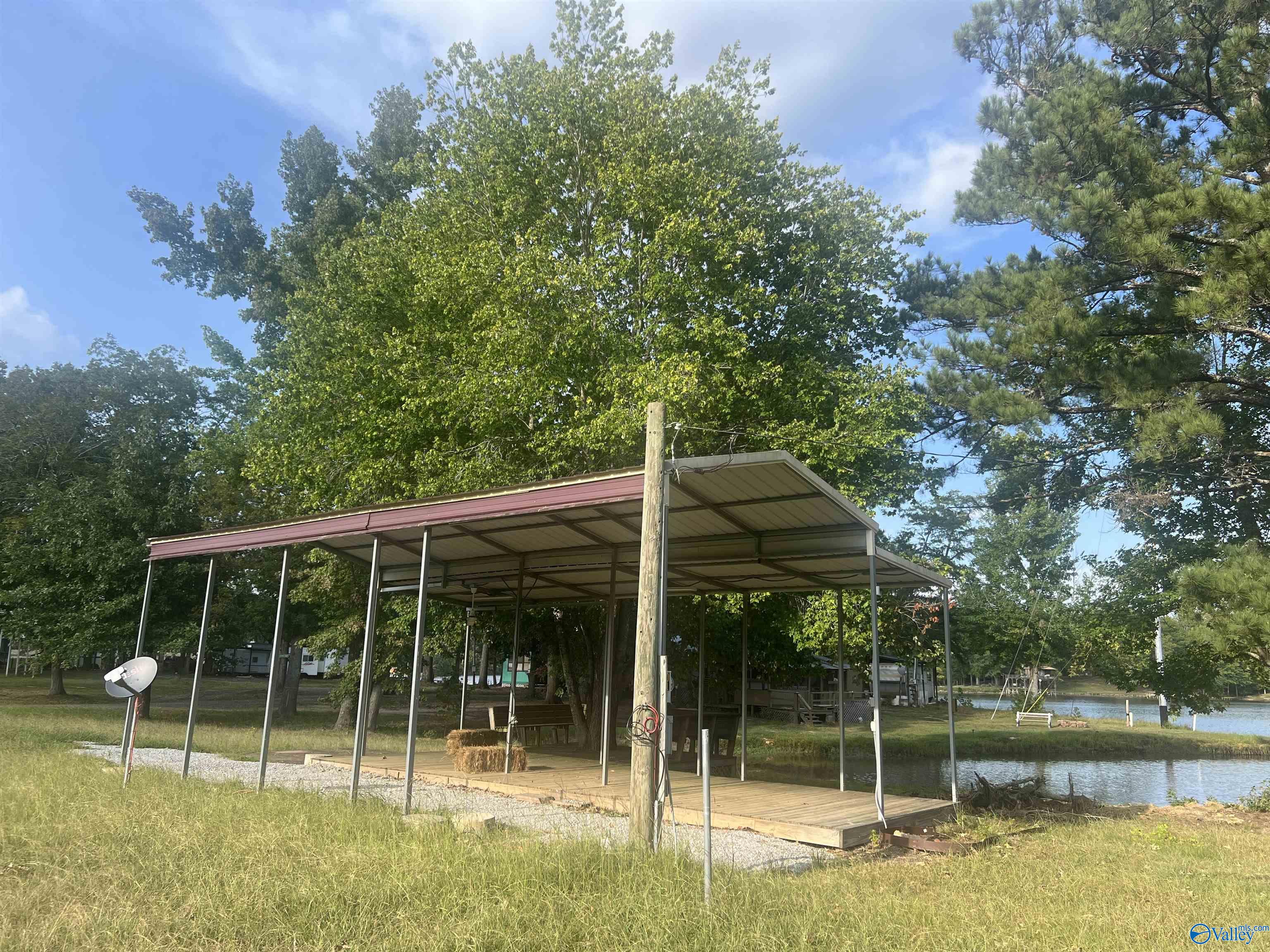400 County Road 618