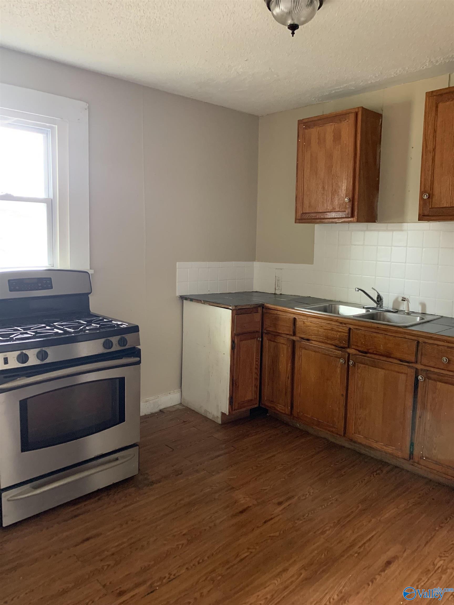106 7th Street N