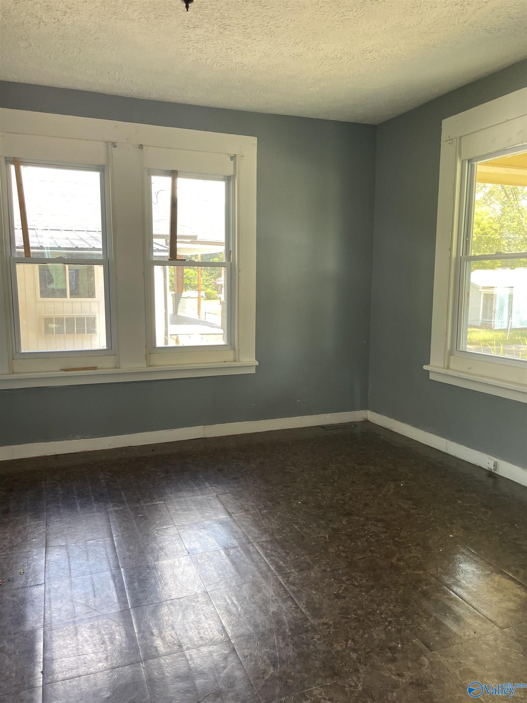 106 7th Street N