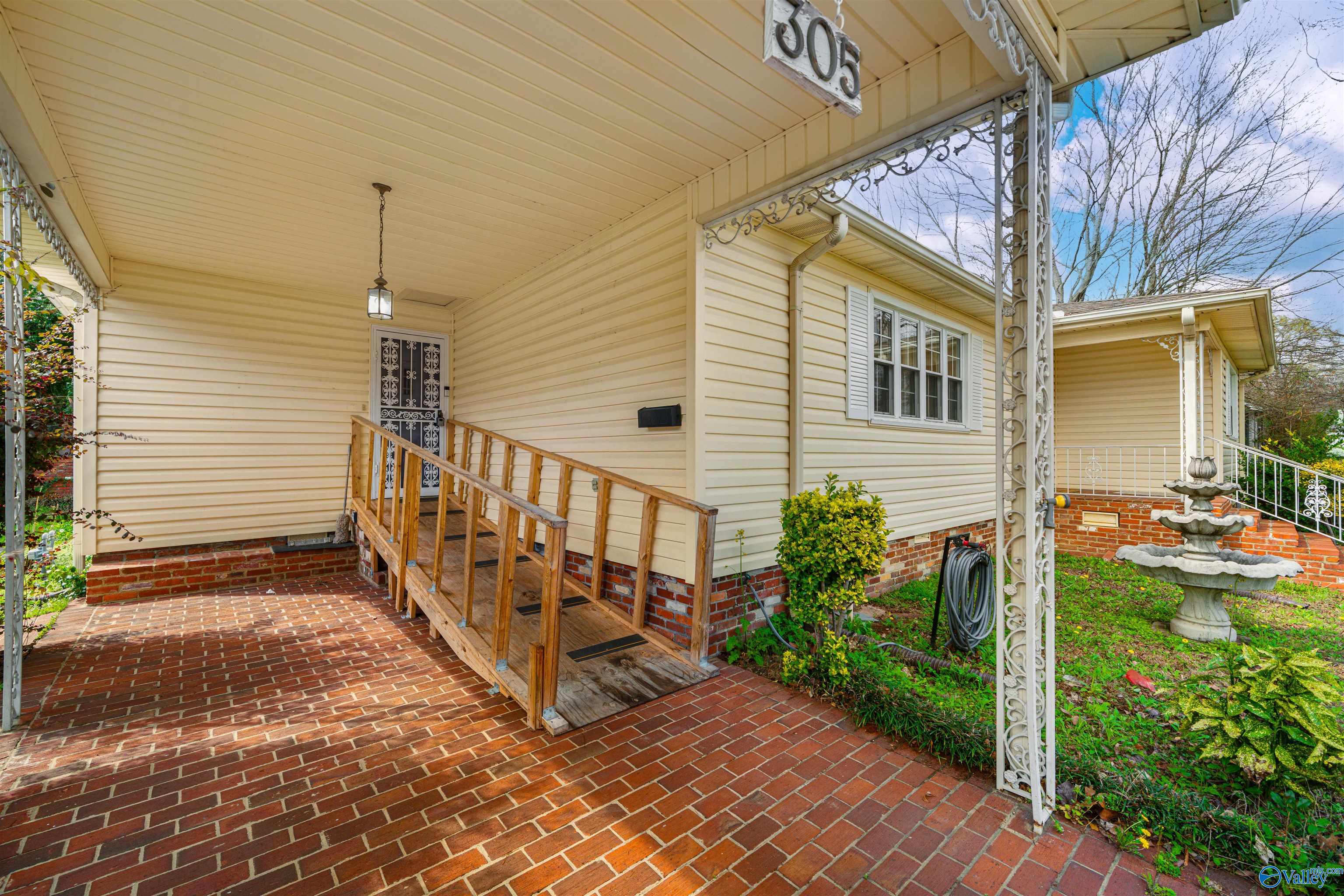 305 S 8th Street