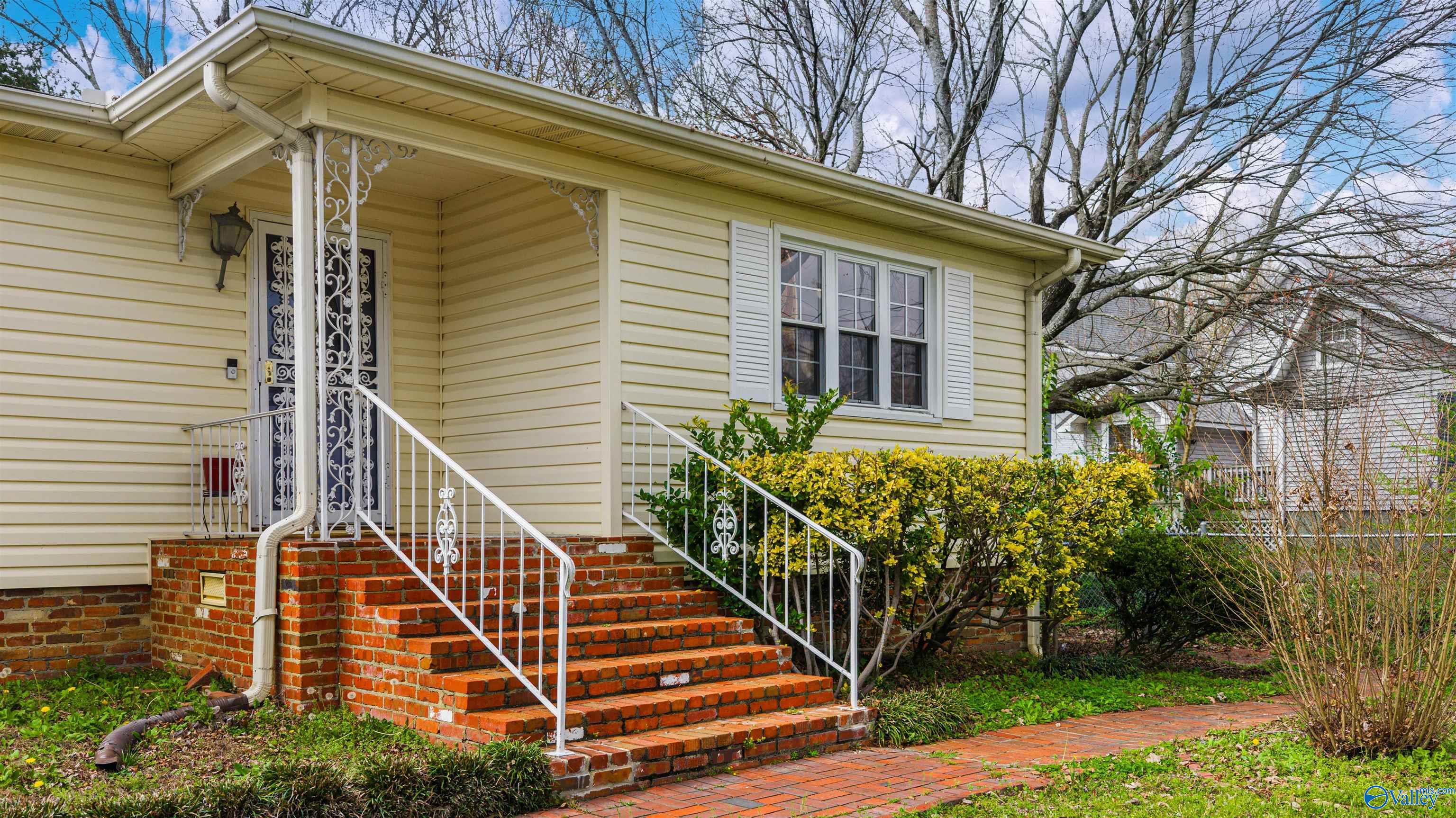 305 S 8th Street
