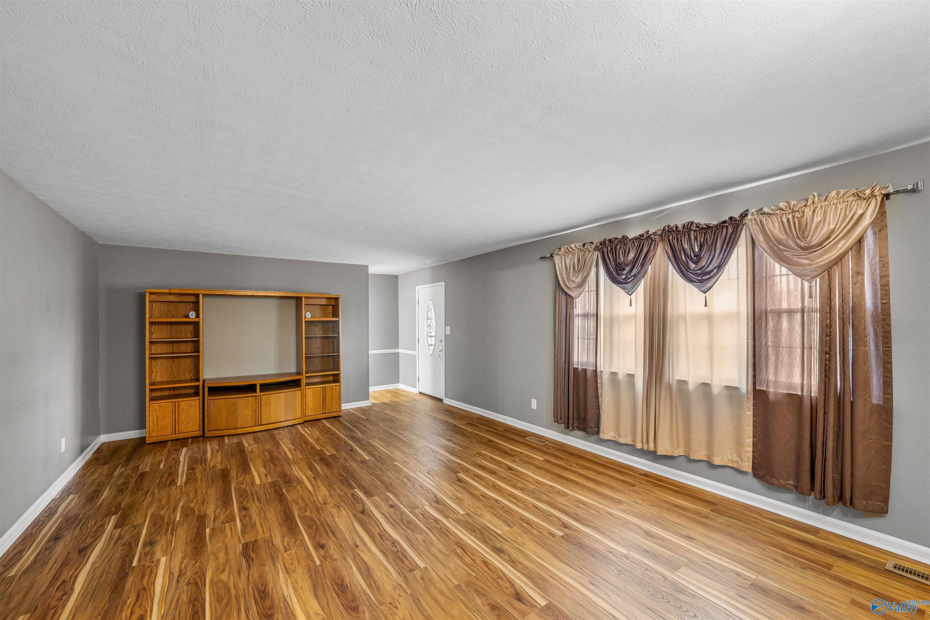 305 S 8th Street
