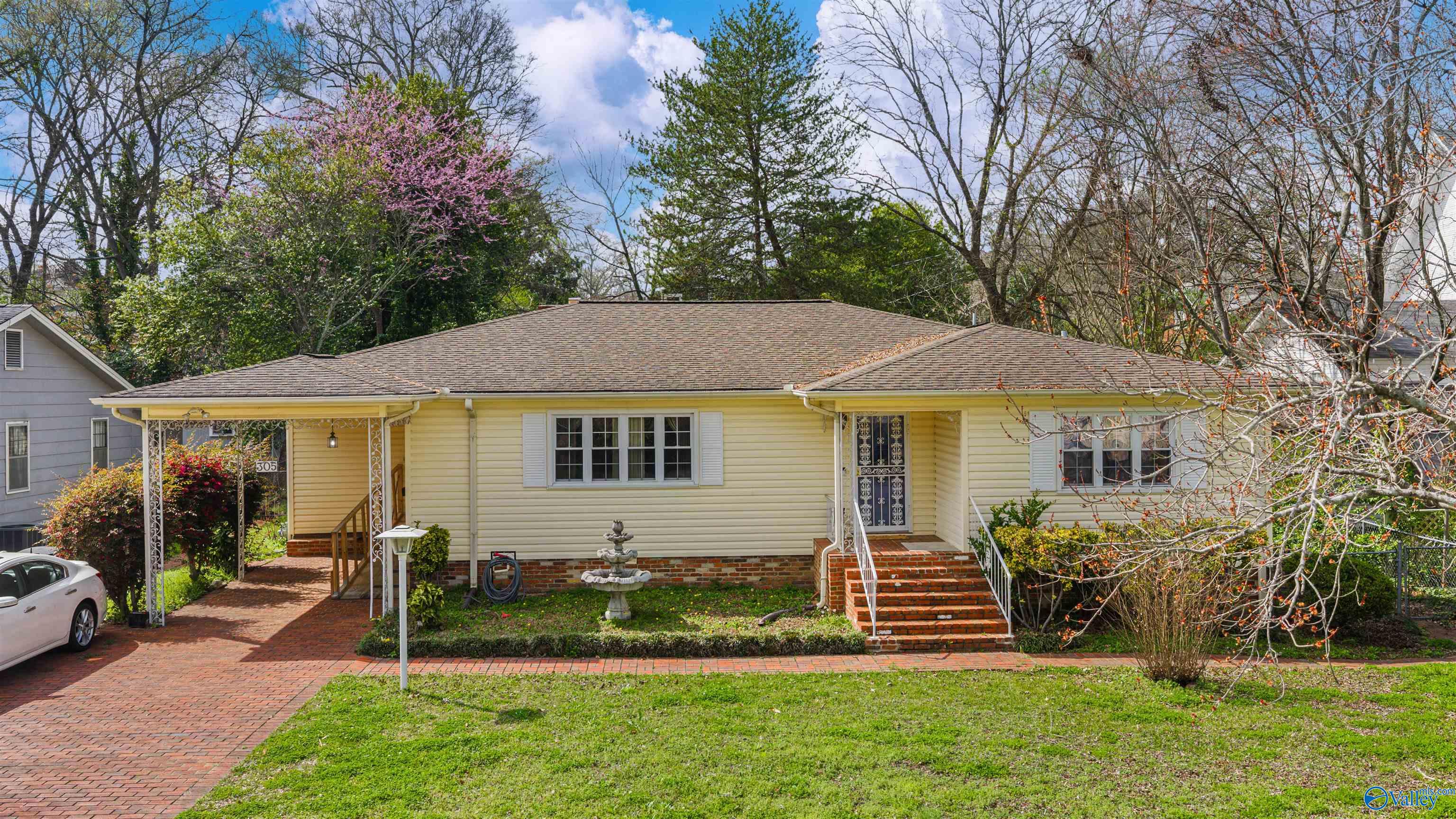 305 S 8th Street