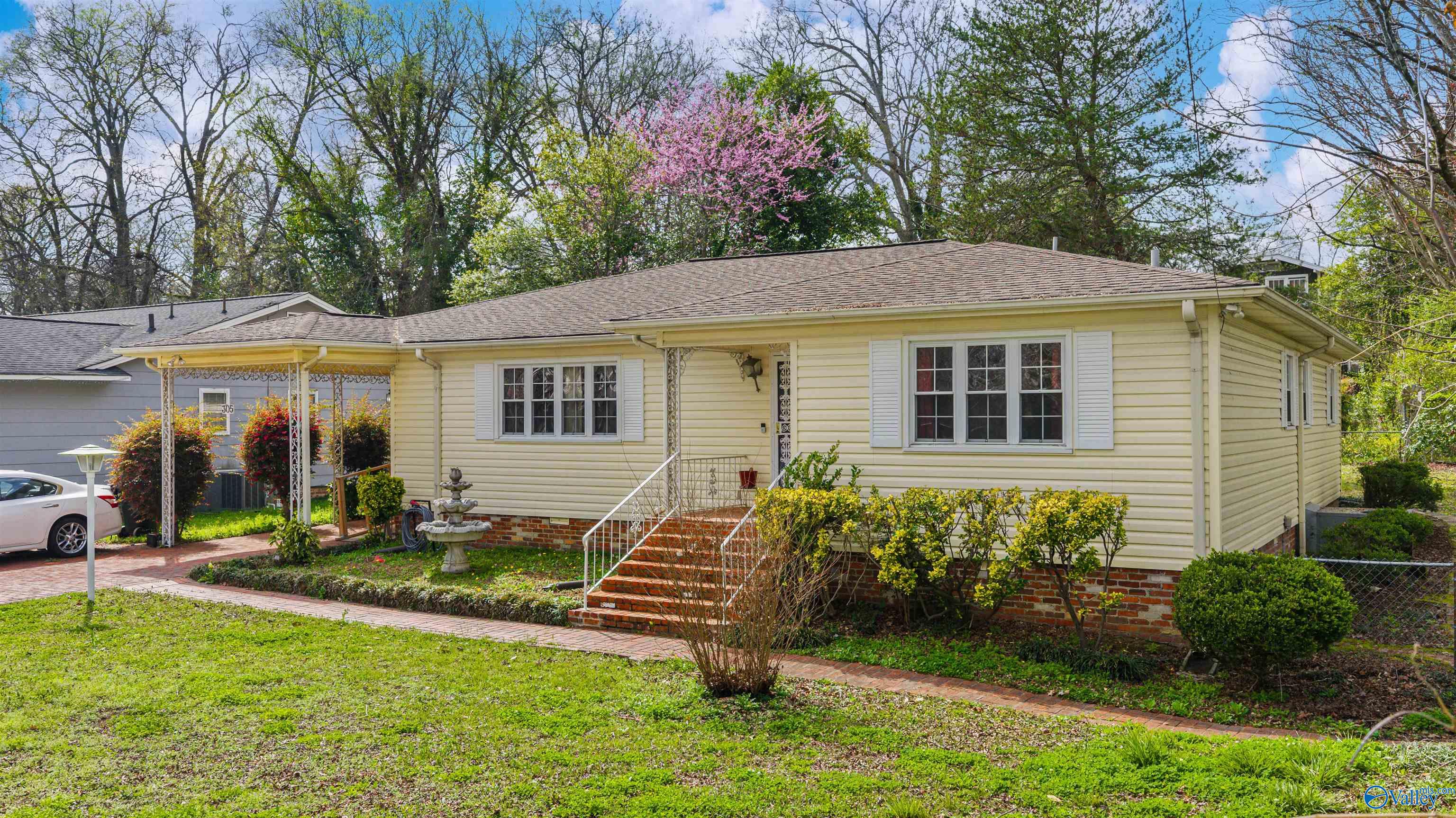305 S 8th Street