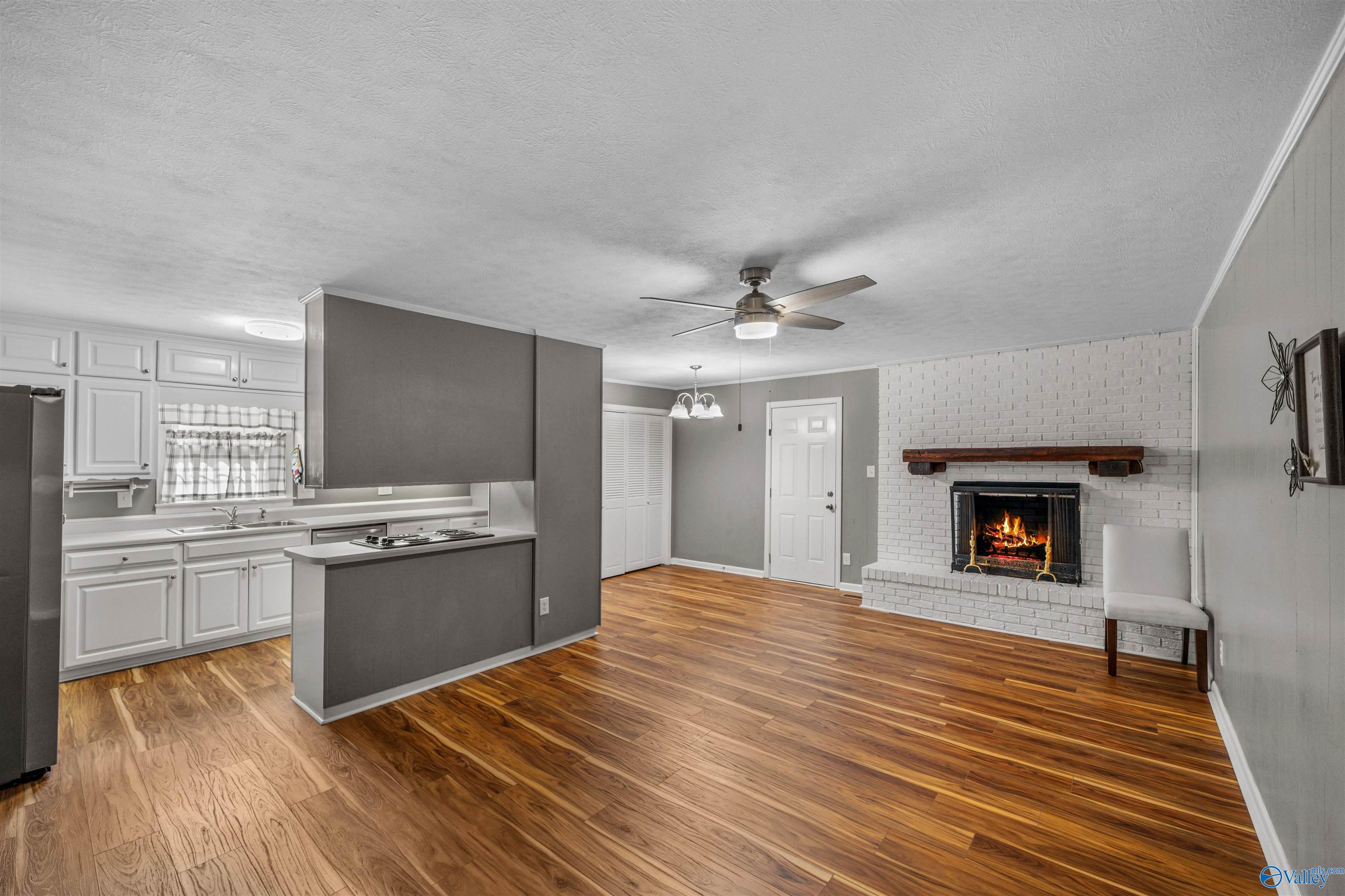 305 S 8th Street