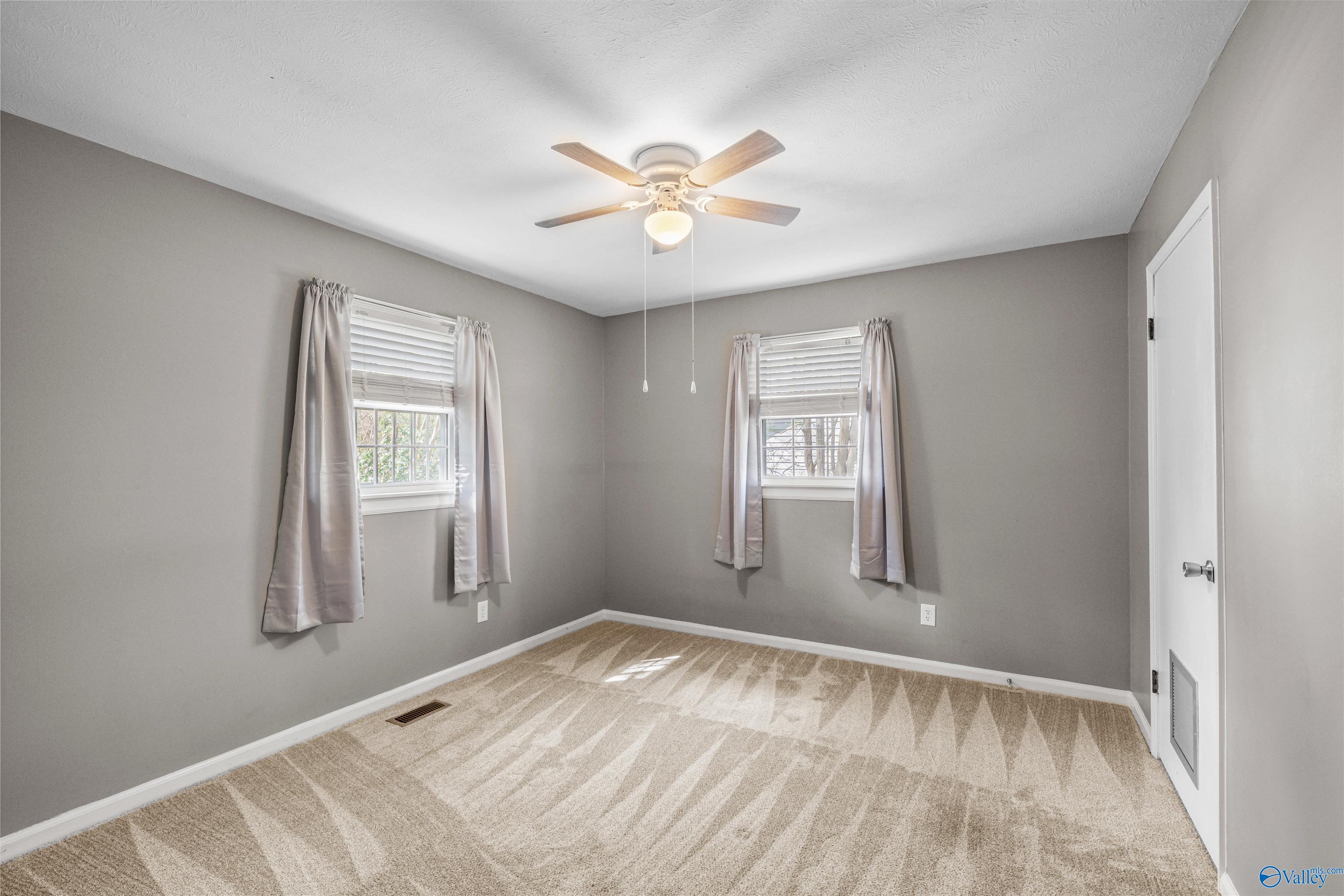 305 S 8th Street