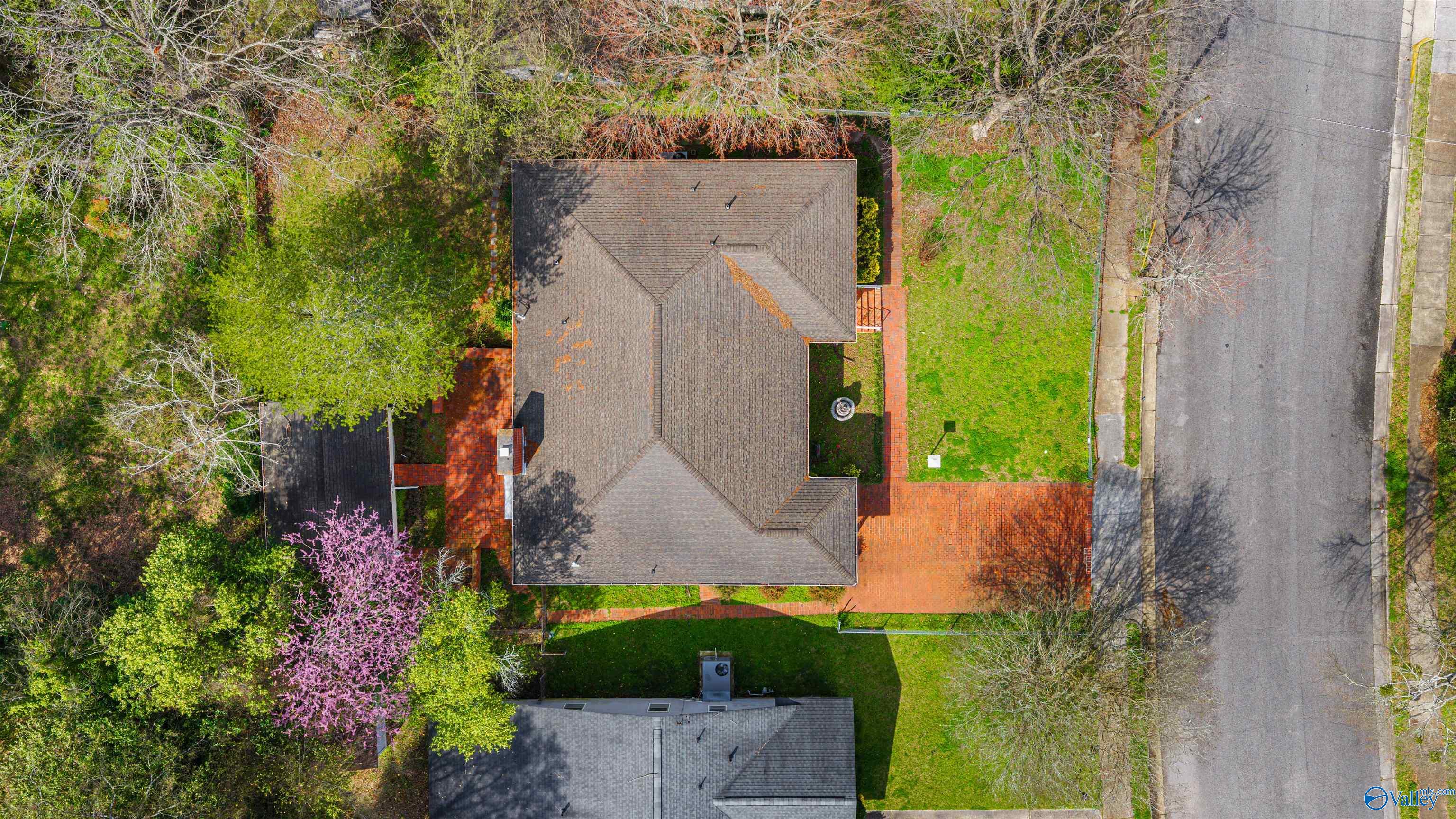 305 S 8th Street