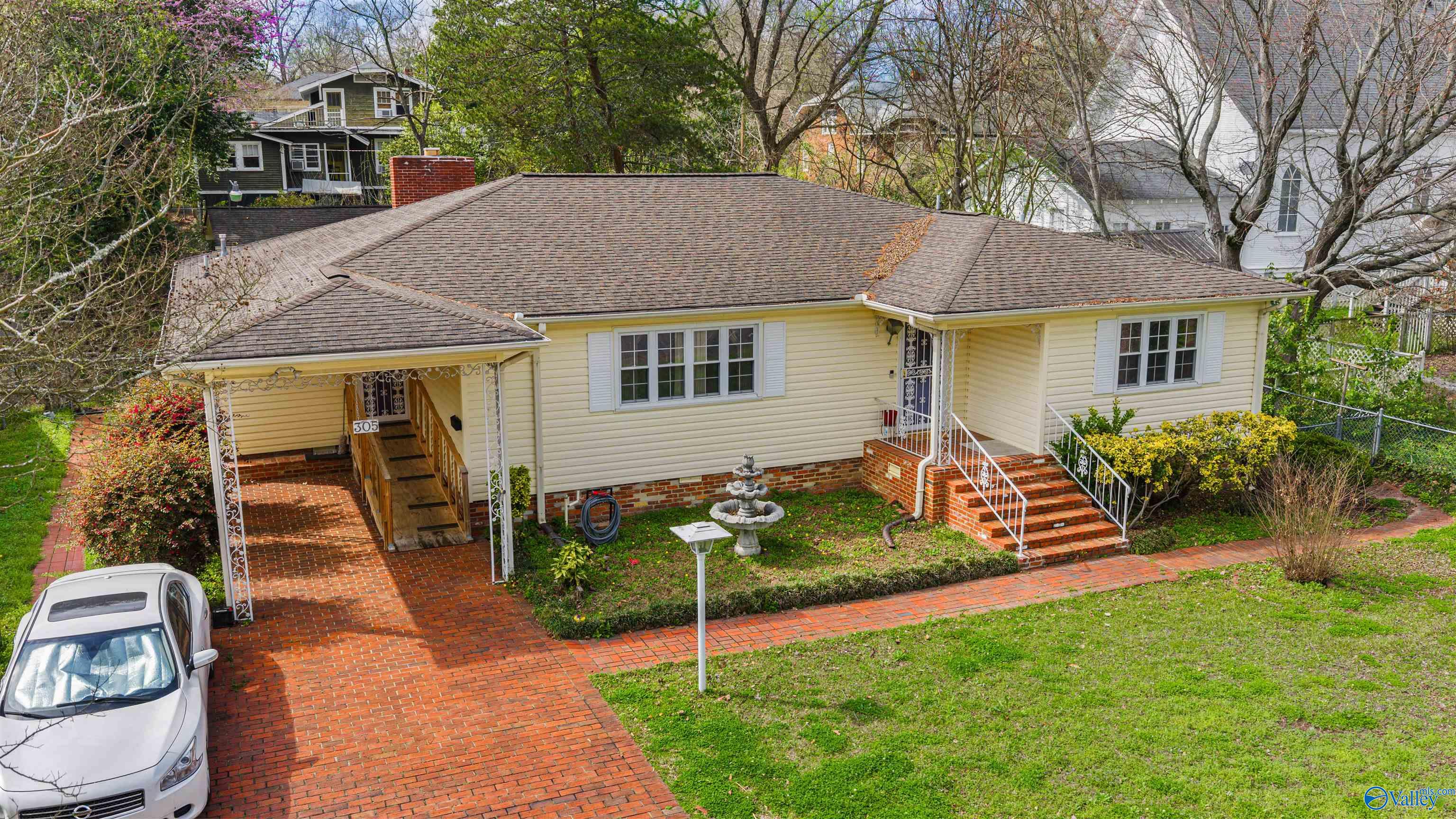 305 S 8th Street