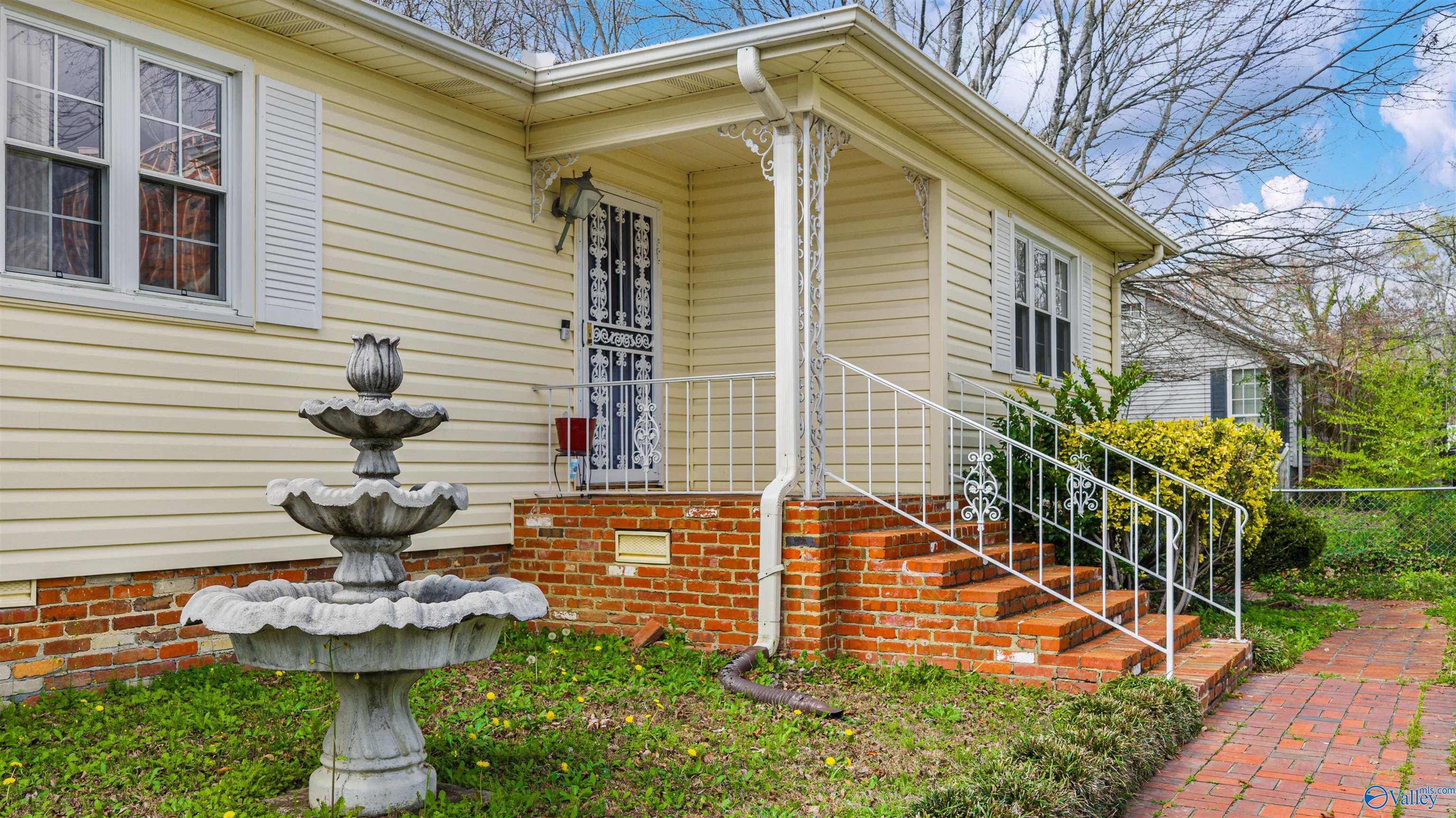 305 S 8th Street
